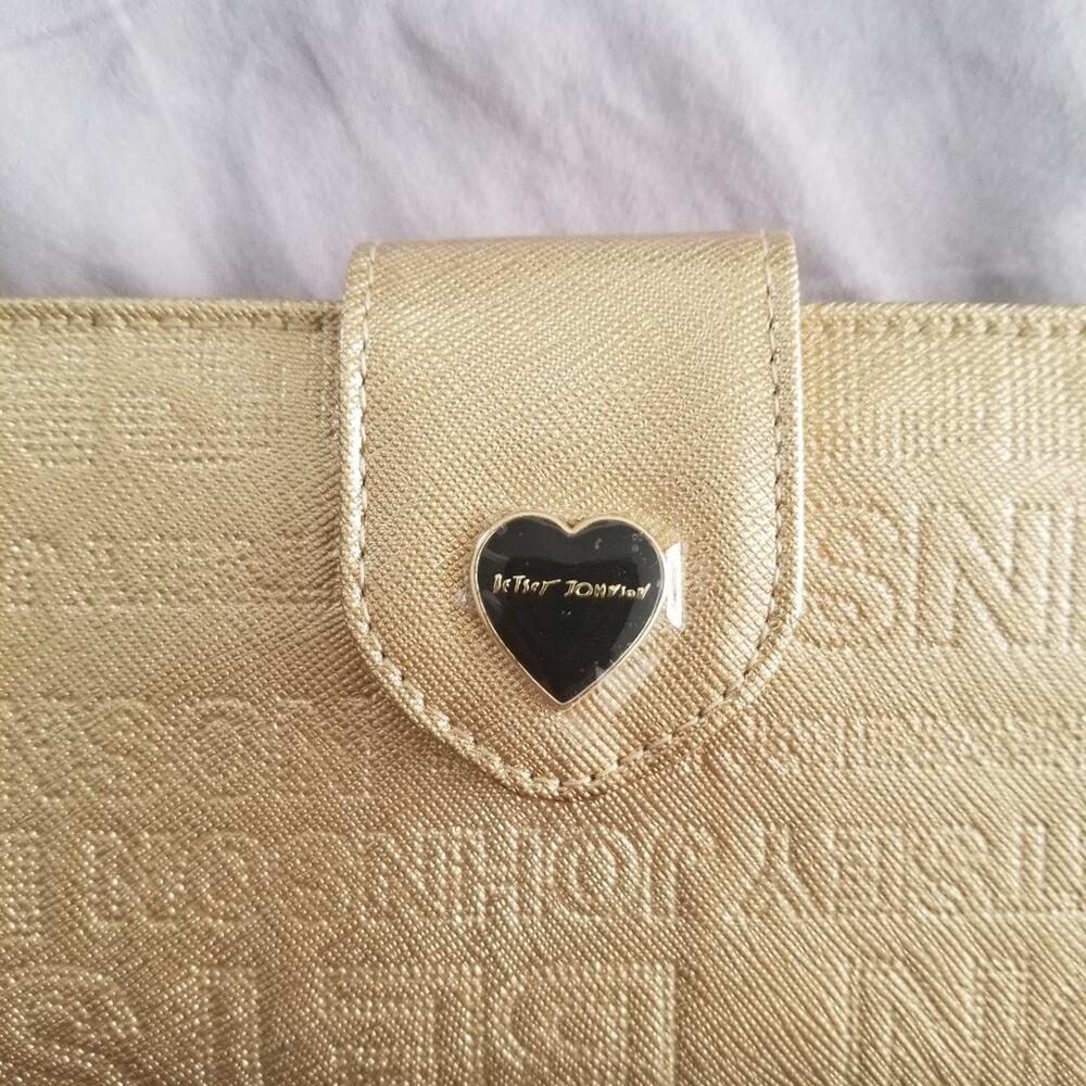 NWT Betsey Johnson Gold And Black Heart Wallet - Picture 8 of 12